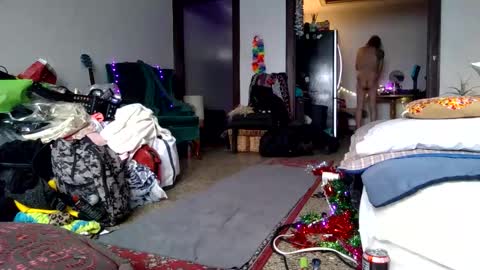 Snapshot of andrewgennie chatting on 02.02.26 andrewgennie online show from 02.02.26