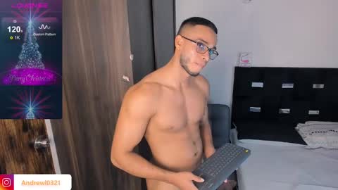 Snapshot of andrewl0321 chatting on 12.28.24 Follow me in Fansly     online show from 12.28.24