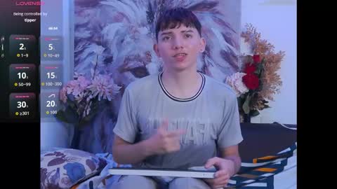 Snapshot of andrewortix chatting on 11.19.25 AndreWortix online show from 11.19.25