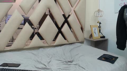 Snapshot of andrewsmile_ chatting on 01.15.25 ANDREW online show from 01.15.25