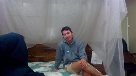 Snapshot of andrewsmile_ chatting on 02.10.25 ANDREW online show from 02.10.25