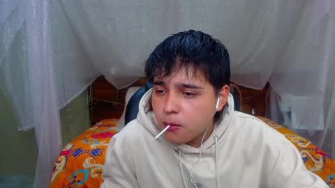 Snapshot of andrewsmile_ chatting on 02.24.25 ANDREW online show from 02.24.25