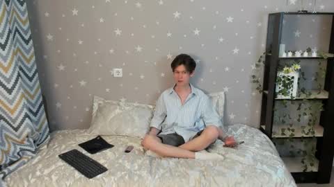 Snapshot of andrewwcarter2 chatting on 12.17.25 Andrew online show from 12.17.25