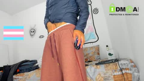 hugeclit  online show from 03.07.25