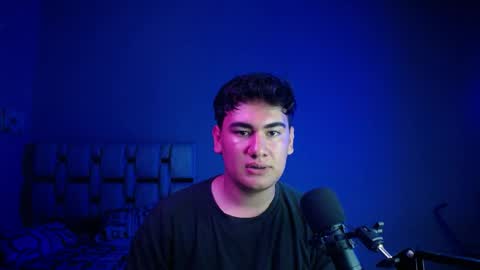 Snapshot of andruetx chatting on 04.12.26 Andres online show from 04.12.26