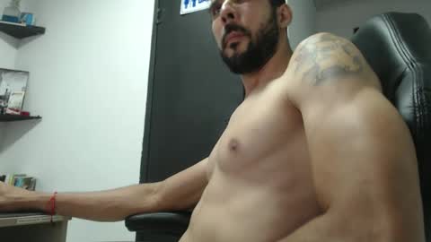 Snapshot of andruwang chatting on 10.24.25 Andru online show from 10.24.25