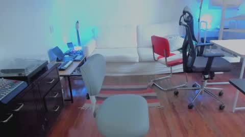 Snapshot of andy0pandi chatting on 09.23.25 Andrew online show from 09.23.25