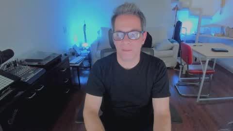 Snapshot of andy0pandi chatting on 12.21.25 Andrew online show from 12.21.25