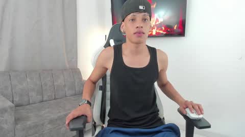 andy_bigcock01 online show from 12.22.24