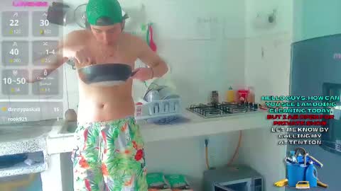 Snapshot of andy_gray01 chatting on 03.08.25 Andy Gray online show from 03.08.25