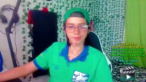 Snapshot of andy_gray01 chatting on 10.05.25 Andy Gray online show from 10.05.25