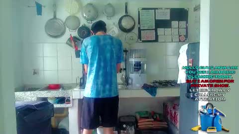 Snapshot of andy_gray01 chatting on 10.18.25 Andy Gray online show from 10.18.25