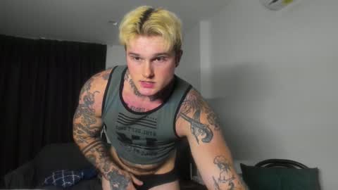 Snapshot of andy_hunk chatting on 01.08.25 Andrew online show from 01.08.25