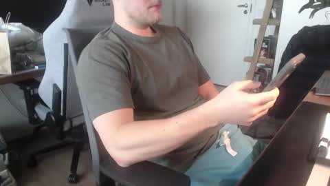 andycandy1994 online show from 11.23.25