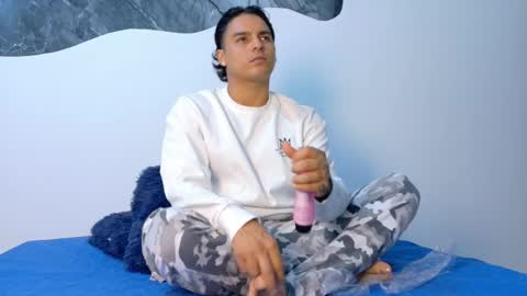 andyhot__ online show from 04.27.26