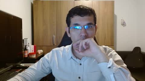 Snapshot of andyisasexmirrage chatting on 12.15.25 Andres online show from 12.15.25