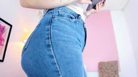 Snapshot of andyylove_jk chatting on 02.12.26 Andy online show from 02.12.26