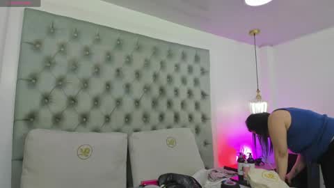 Snapshot of anette_cooper chatting on 05.25.26 anette_cooper online show from 05.25.26