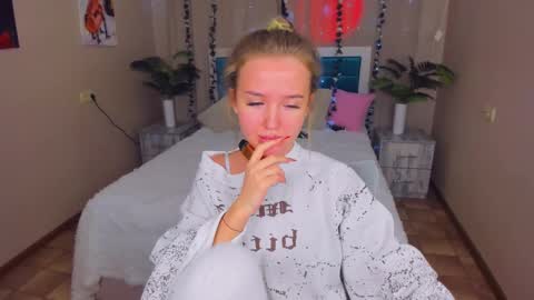 Snapshot of anfisalorns chatting on 02.18.25 Anfisa online show from 02.18.25