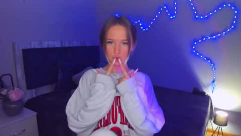 Snapshot of anfisalorns chatting on 02.21.25 Anfisa online show from 02.21.25