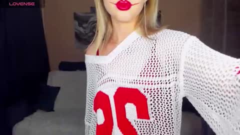 Snapshot of anfisalorns chatting on 11.11.25 Anfisa online show from 11.11.25