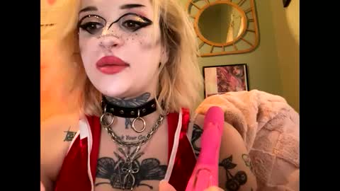 Snapshot of ang3lmorgu3 chatting on 12.19.25 ang3lmorgu3 online show from 12.19.25