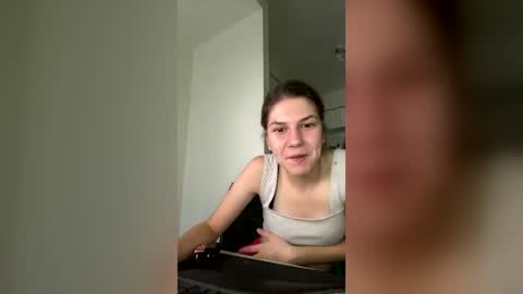 Snapshot of ang453216 chatting on 07.28.26 ang453216 online show from 07.28.26