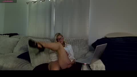 Snapshot of angel01432023 chatting on 10.29.25 angel01432023 online show from 10.29.25