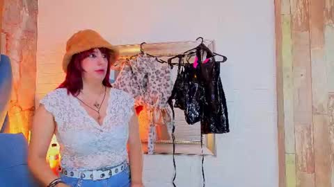 Snapshot of angel__red_ chatting on 06.10.26 angel__red_ online show from 06.10.26