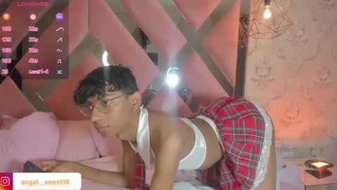 Snapshot of angel__sweet18 chatting on 12.04.24 online show from 12.04.24