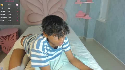 Snapshot of angel__sweet18 chatting on 03.11.25 online show from 03.11.25