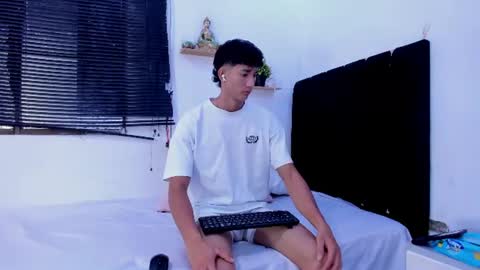 angel_boy0 online show from 08.09.26