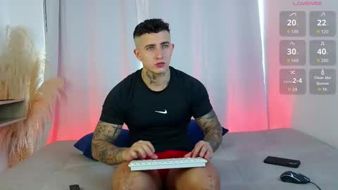 Snapshot of angel_boy01 chatting on 01.15.26 angel_boy01 online show from 01.15.26