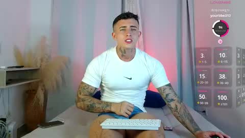 Snapshot of angel_boy01 chatting on 03.21.26 angel_boy01 online show from 03.21.26