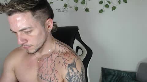 Angel Curl online show from 11.27.25