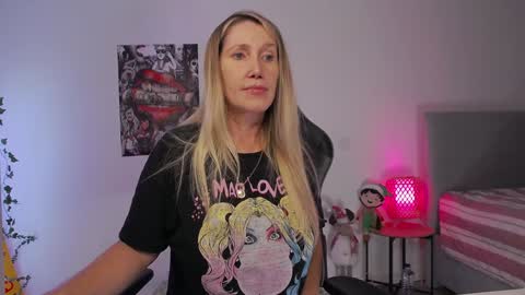 Snapshot of angel_danm_milf chatting on 12.06.24 Patricia - online show from 12.06.24