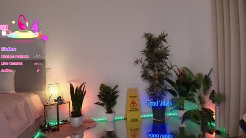 Snapshot of angel_danm_milf chatting on 10.29.25 Patricia - online show from 10.29.25