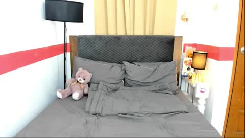 Snapshot of angel_desire chatting on 12.02.24 Angel online show from 12.02.24