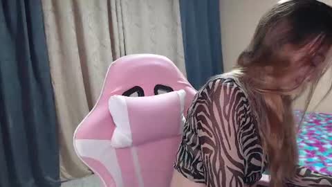 Angel Girl online show from 06.19.26