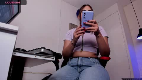 Snapshot of angel_hardy_dl chatting on 01.23.25 angel hardy online show from 01.23.25