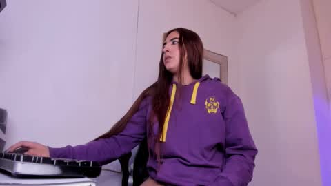 Snapshot of angel_hardy_dl chatting on 09.10.25 angel hardy online show from 09.10.25