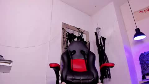 Snapshot of angel_hardy_dl chatting on 10.31.25 angel hardy online show from 10.31.25