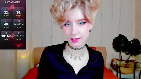 Snapshot of angel_julles chatting on 11.13.25 Angel Dust online show from 11.13.25