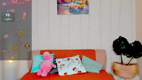 Snapshot of angel_julles chatting on 11.20.25 Angel Dust online show from 11.20.25