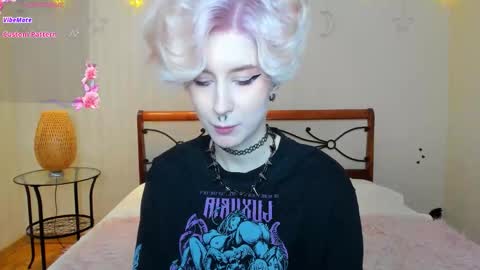 Snapshot of angel_julles chatting on 11.22.25 Angel Dust online show from 11.22.25