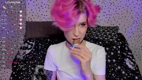 Snapshot of angel_julles chatting on 02.18.26 Angel Dust online show from 02.18.26