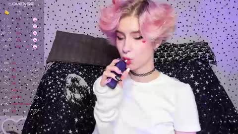 Snapshot of angel_julles chatting on 03.15.26 Angel Dust online show from 03.15.26