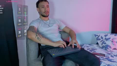 Snapshot of angel_kyrozz chatting on 05.10.26 angel_kyrozz online show from 05.10.26