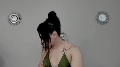 Snapshot of angel_martins chatting on 10.22.25 Angel online show from 10.22.25