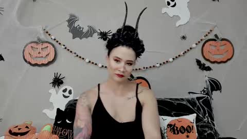 Snapshot of angel_martins chatting on 10.29.25 Angel online show from 10.29.25